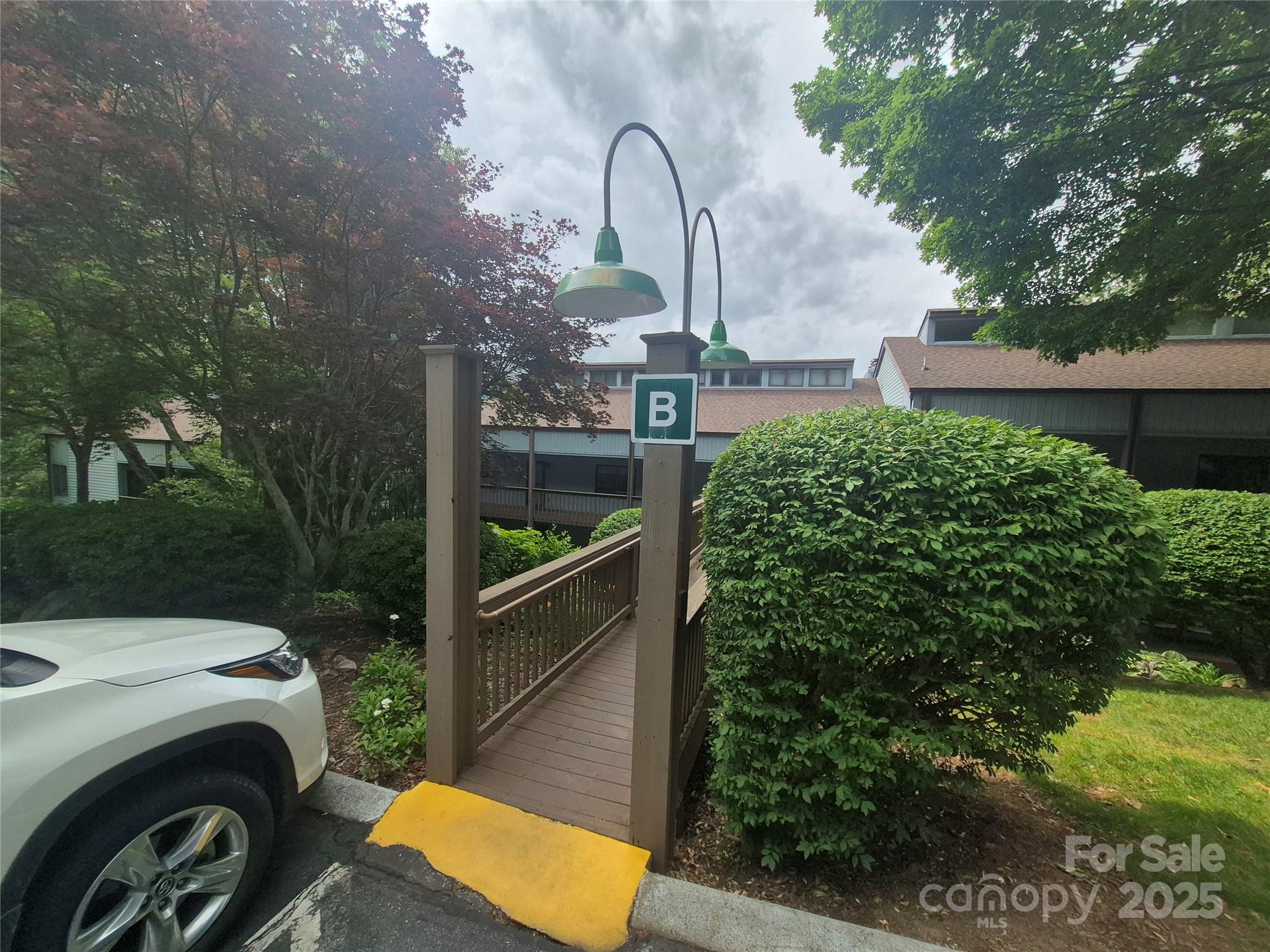 87 Willow Road B-6