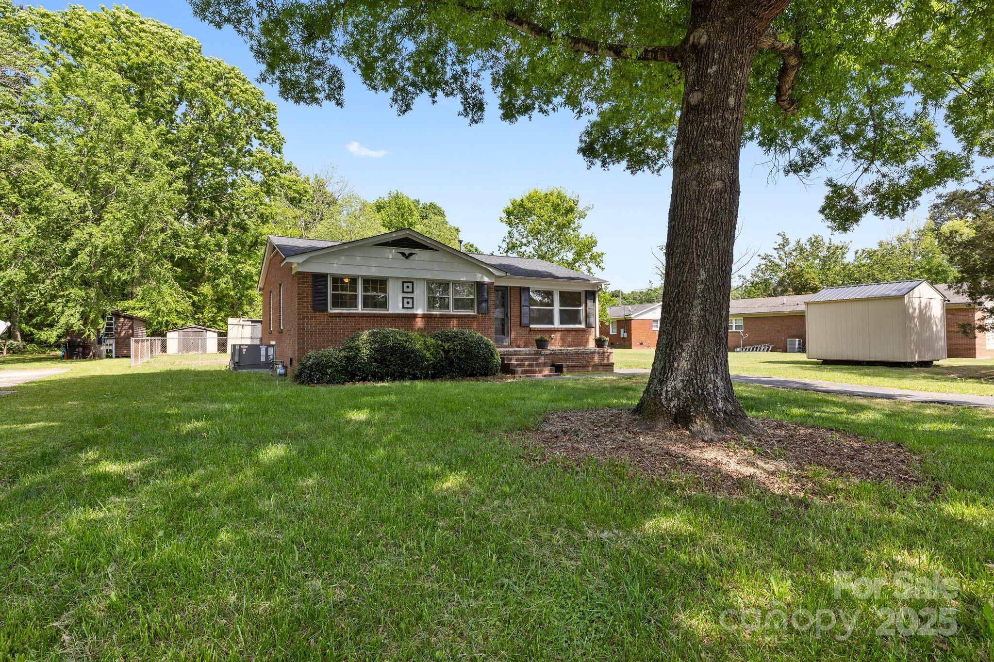 1053 Stoneybrook Lane