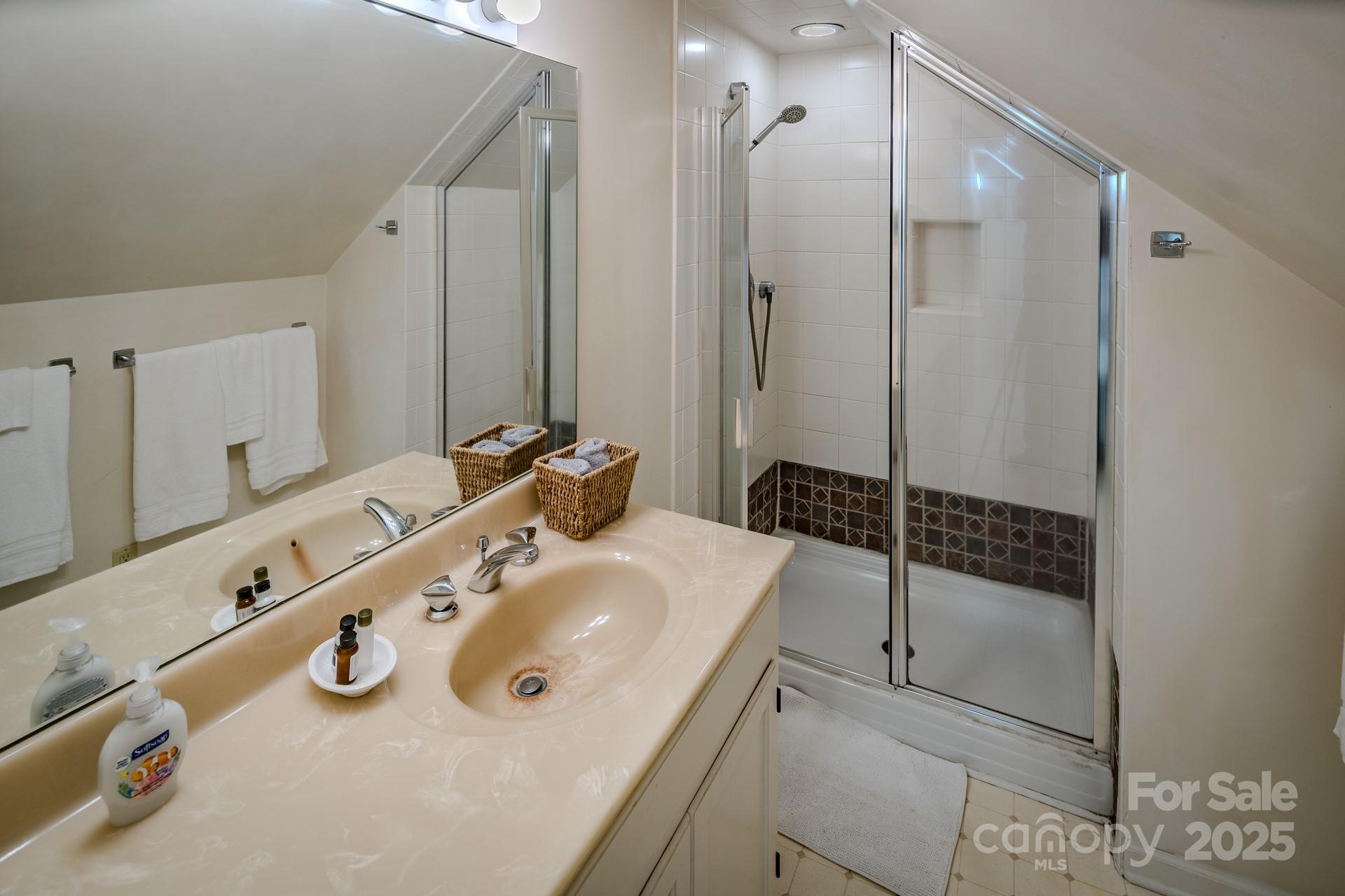 Banner Elk, North Carolina 28604, United States, 7 Bedrooms Bedrooms, ,8 BathroomsBathrooms,Residential,Active,156010