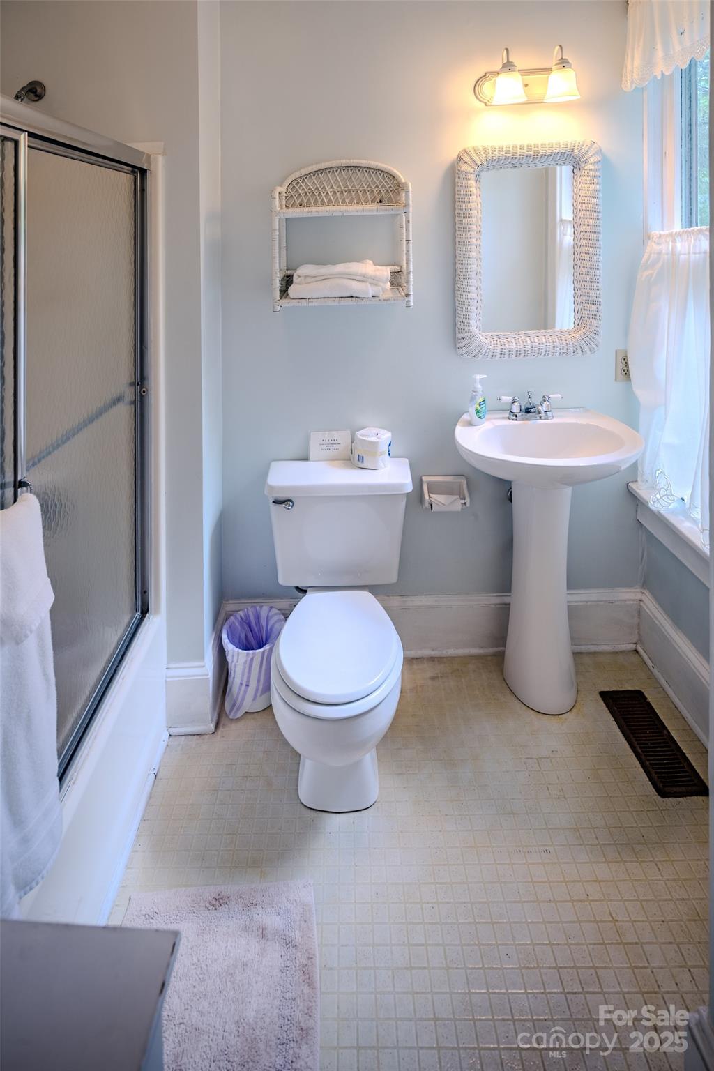 Banner Elk, North Carolina 28604, United States, 7 Bedrooms Bedrooms, ,8 BathroomsBathrooms,Residential,Active,156010