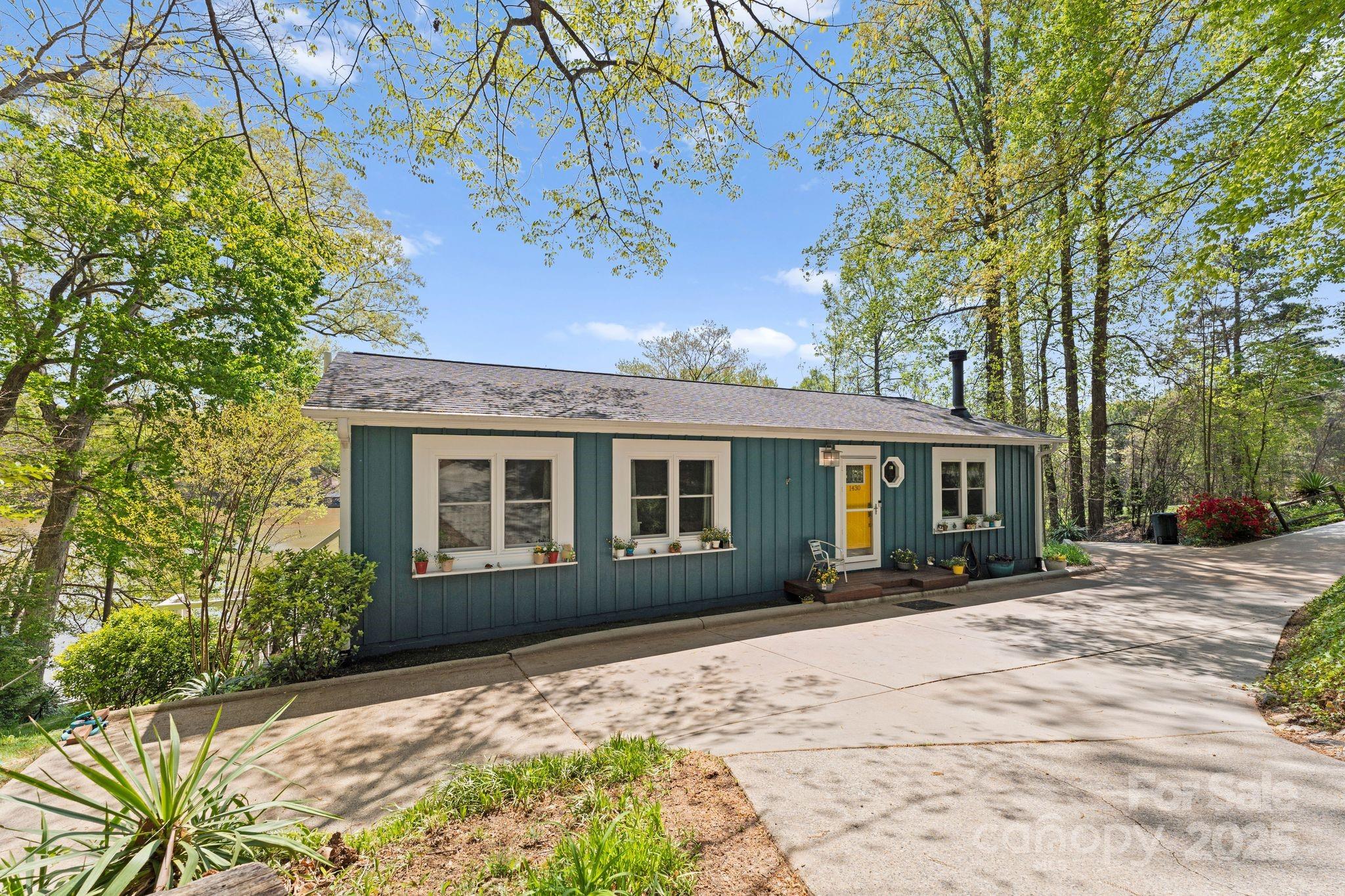1430 Mollys Backbone Road