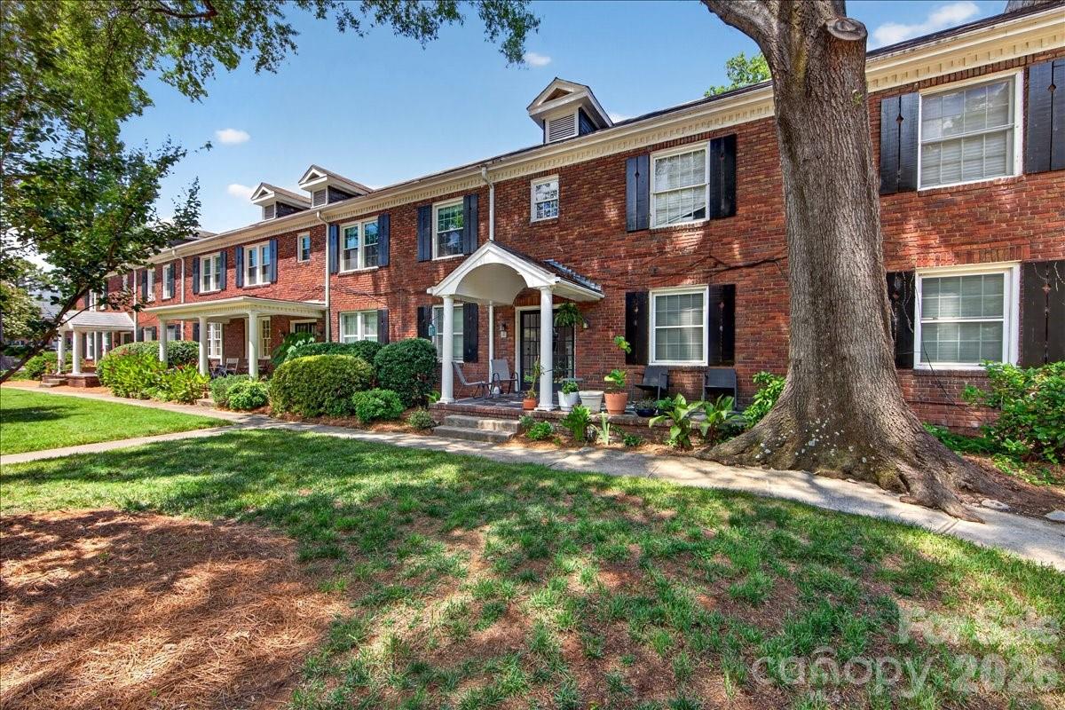 524 Hawthorne Lane 9