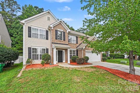 Photo of 9839 Jeanette Circle, Charlotte, NC 28213 (MLS # 4408924)