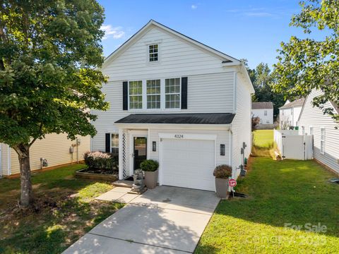 4324 Eaves Lane Charlotte NC 28215