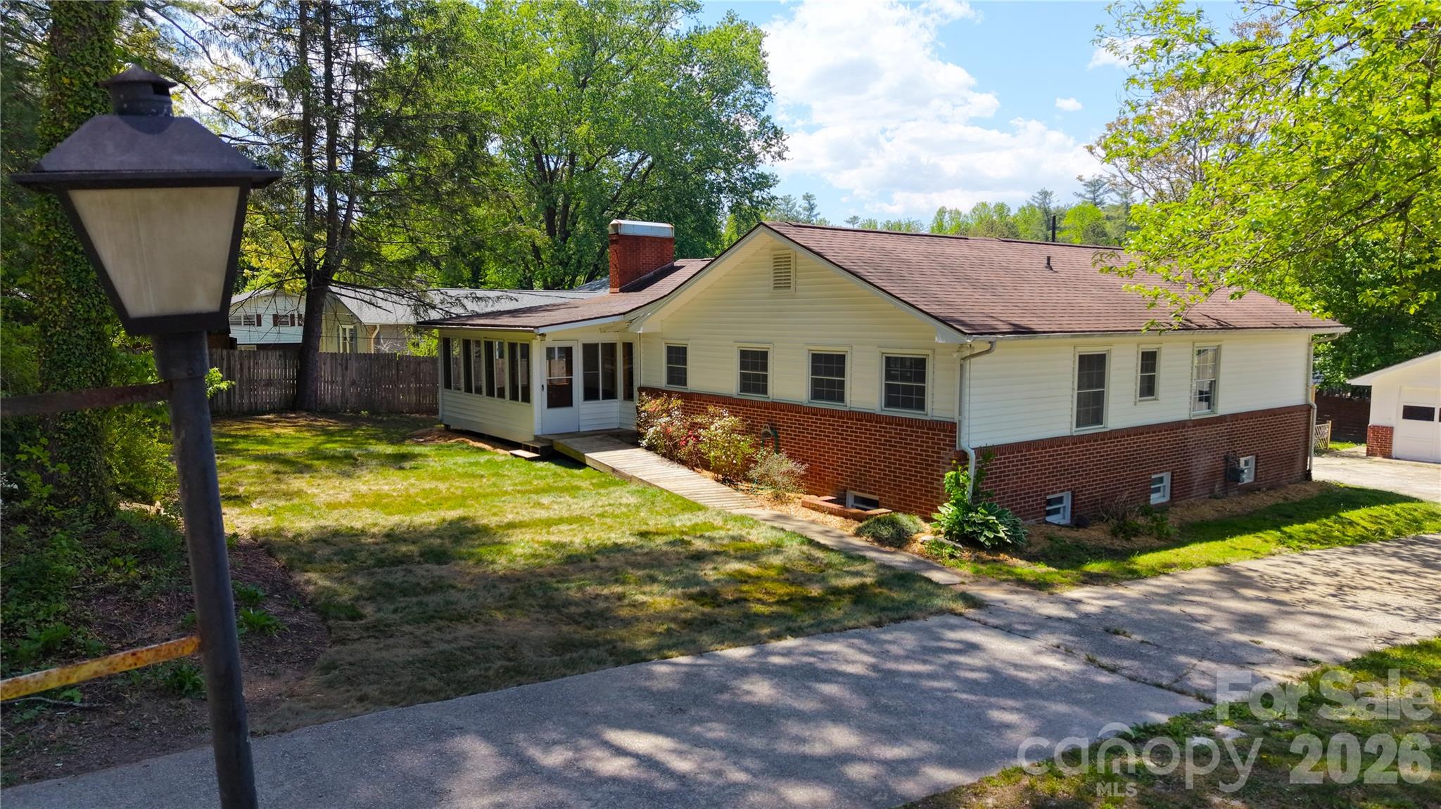 1627 Greenville Highway