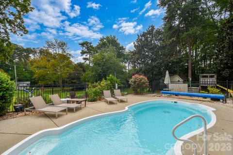 Photo of 127 Fairway Drive, Mooresville, NC 28117 (MLS # 4420861)