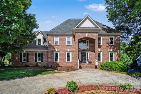 Photo of 232 40th Avenue Drive NW, Hickory, NC 28601 (MLS # 4384624)