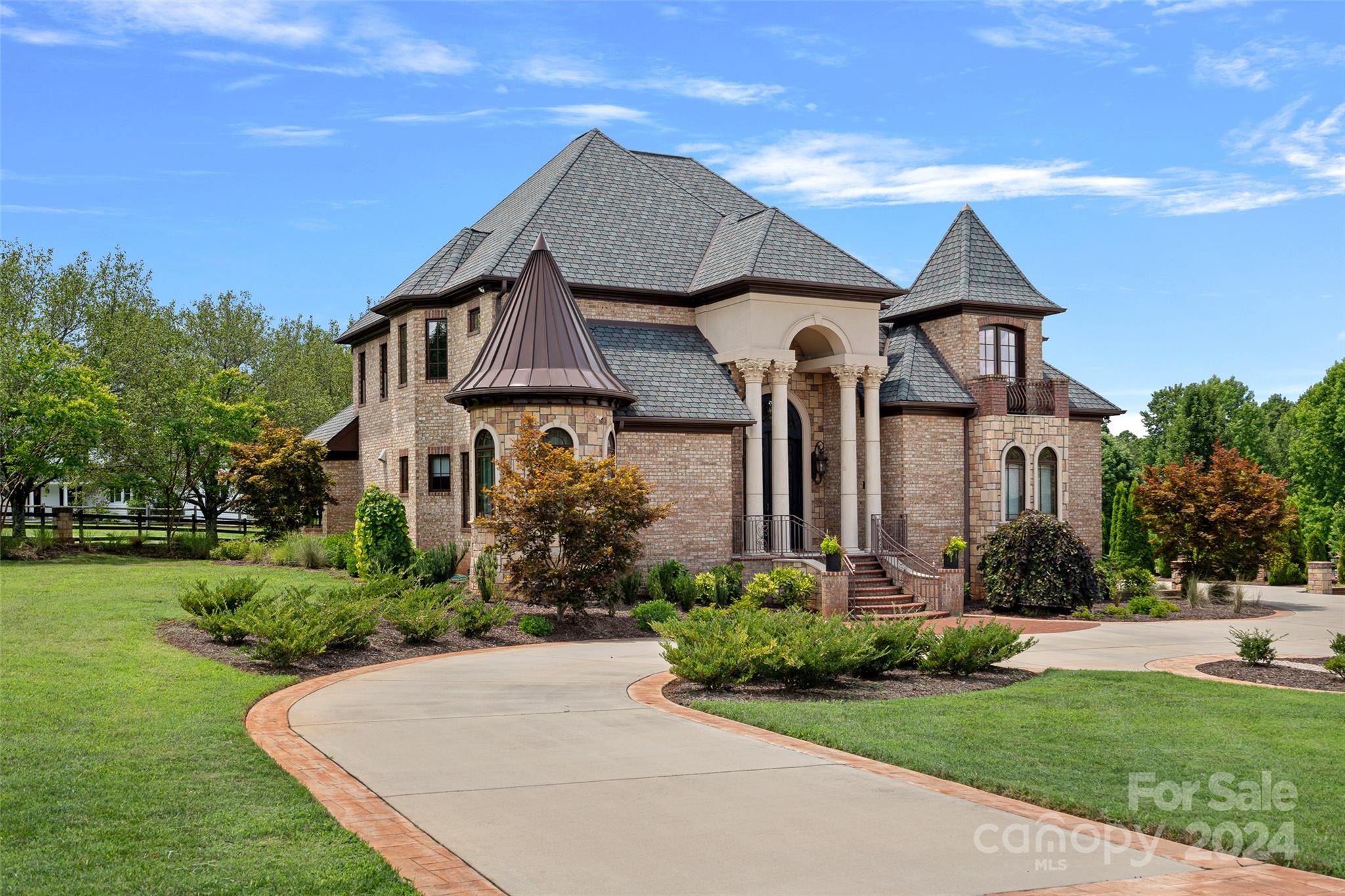 Palace Chase - Residential