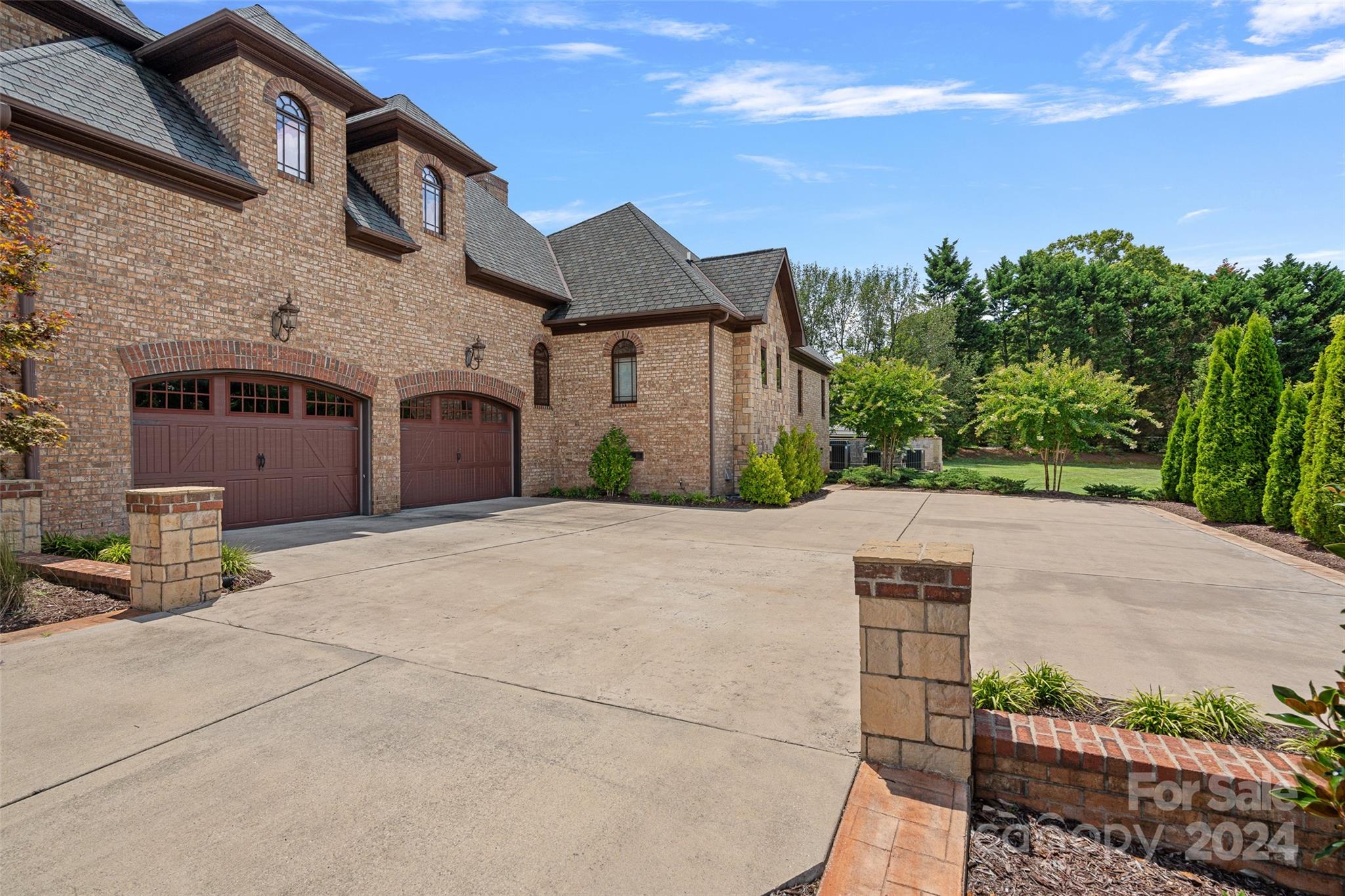 Palace Chase - Residential