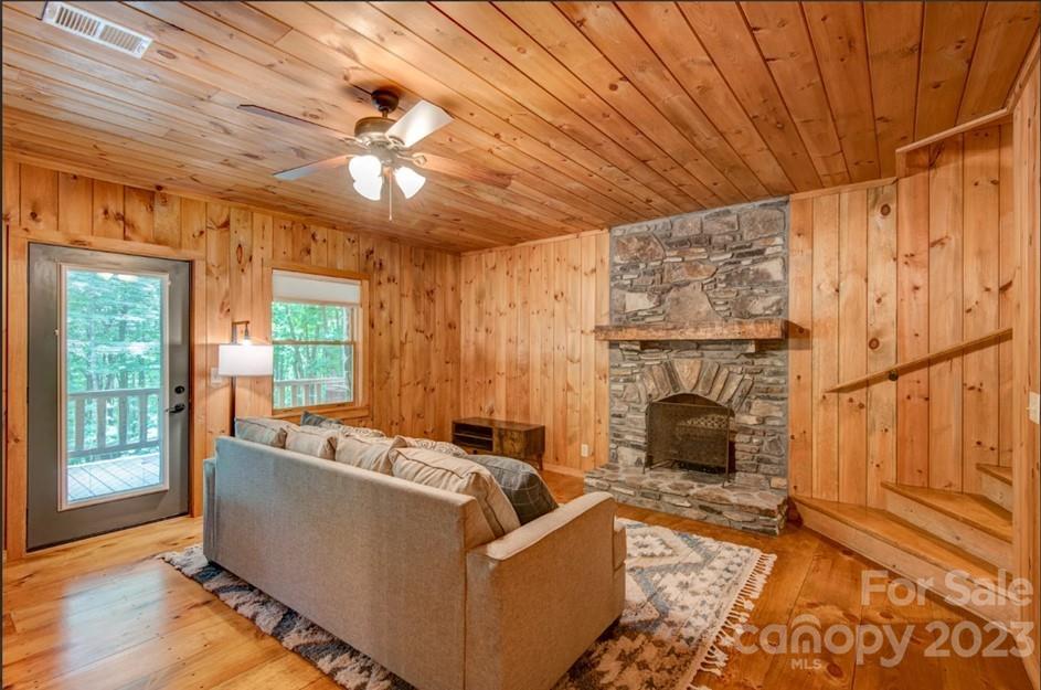 Big Tree - Residential