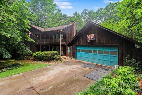 Photo of 152 Shadywood Lane, Statesville, NC 28677 (MLS # 4387514)