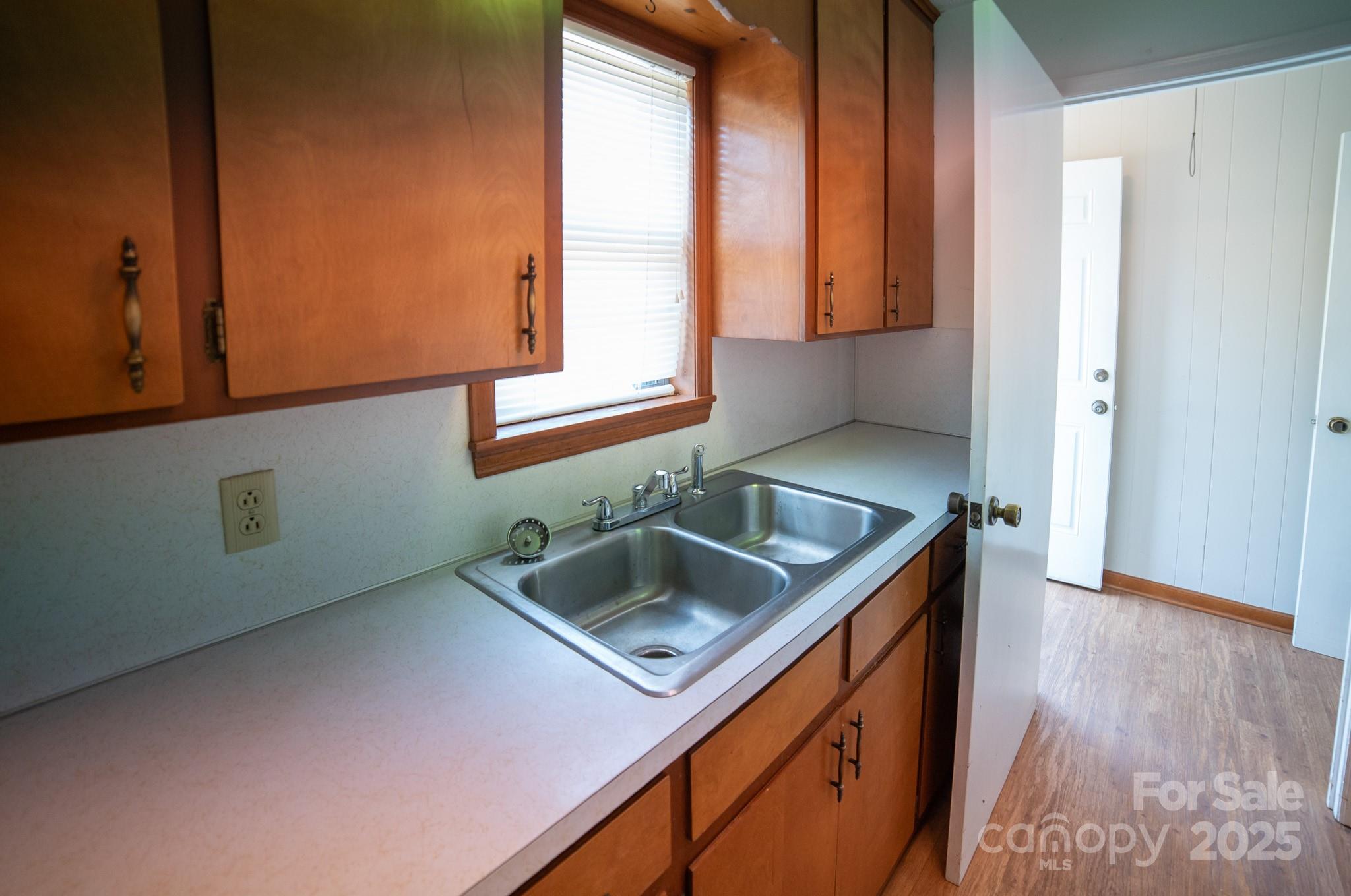 Morganton, North Carolina 28655, United States, 2 Bedrooms Bedrooms, ,1 BathroomBathrooms,Residential,Active,99319