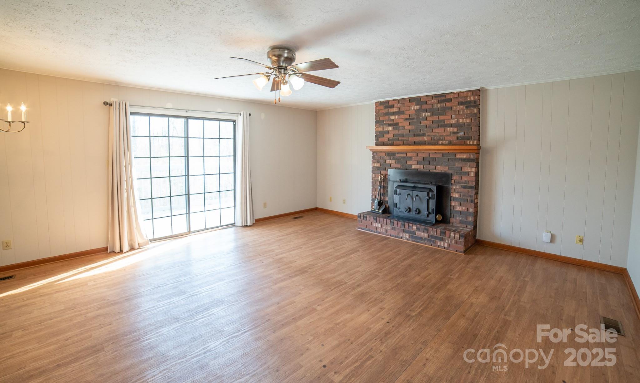 Morganton, North Carolina 28655, United States, 2 Bedrooms Bedrooms, ,1 BathroomBathrooms,Residential,Active,99319