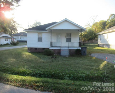 Photo of 804 Carolina Mill Circle, Lincolnton, NC 28092 (MLS # 4435024)
