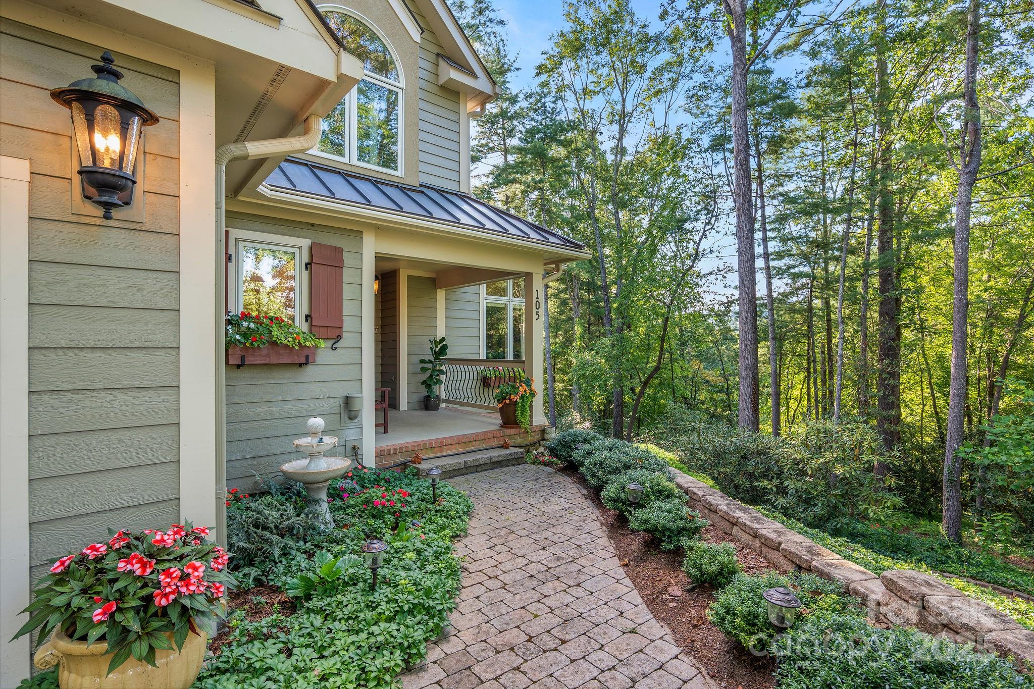 105 Weston Place