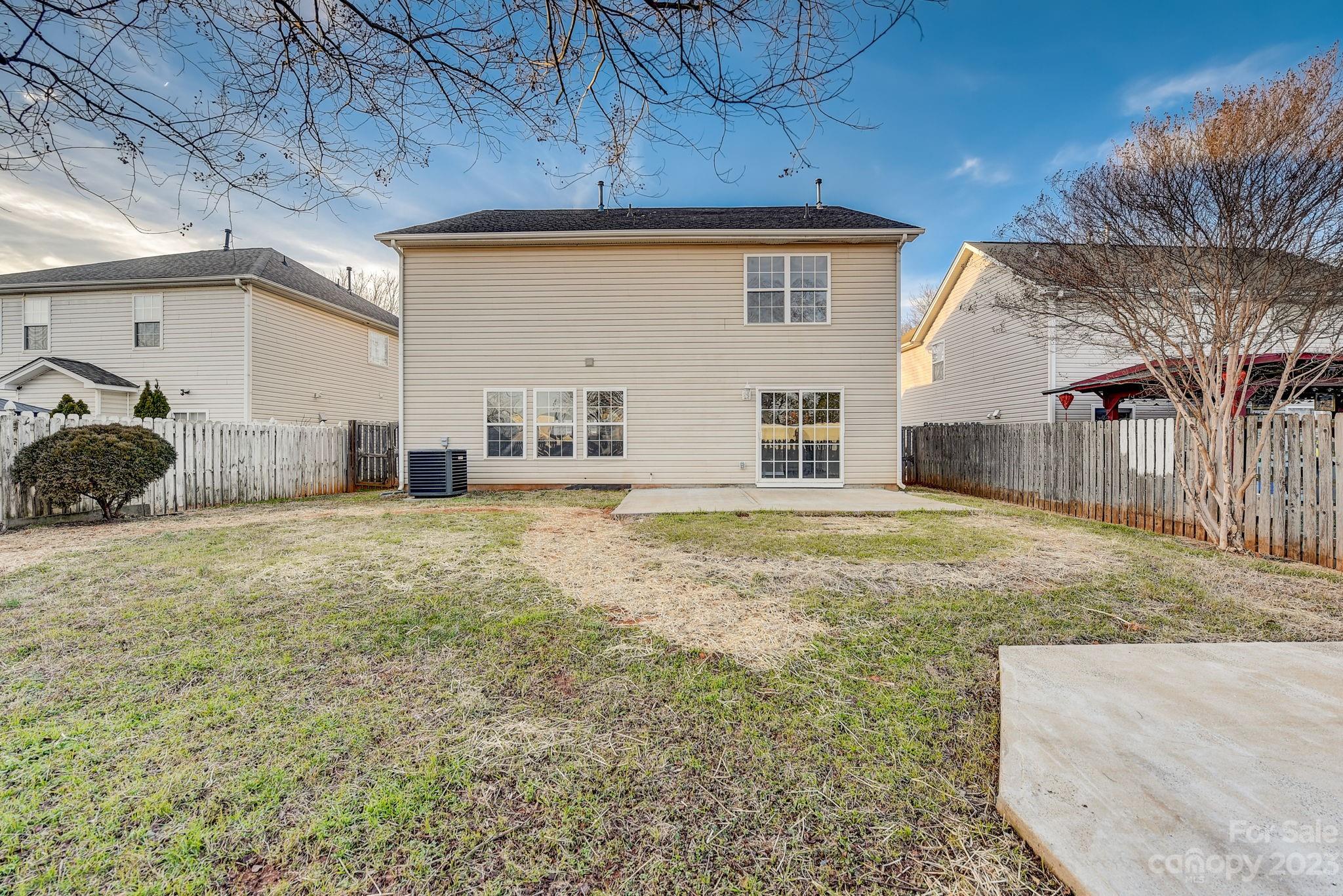 Hamilton Lakes - Residential