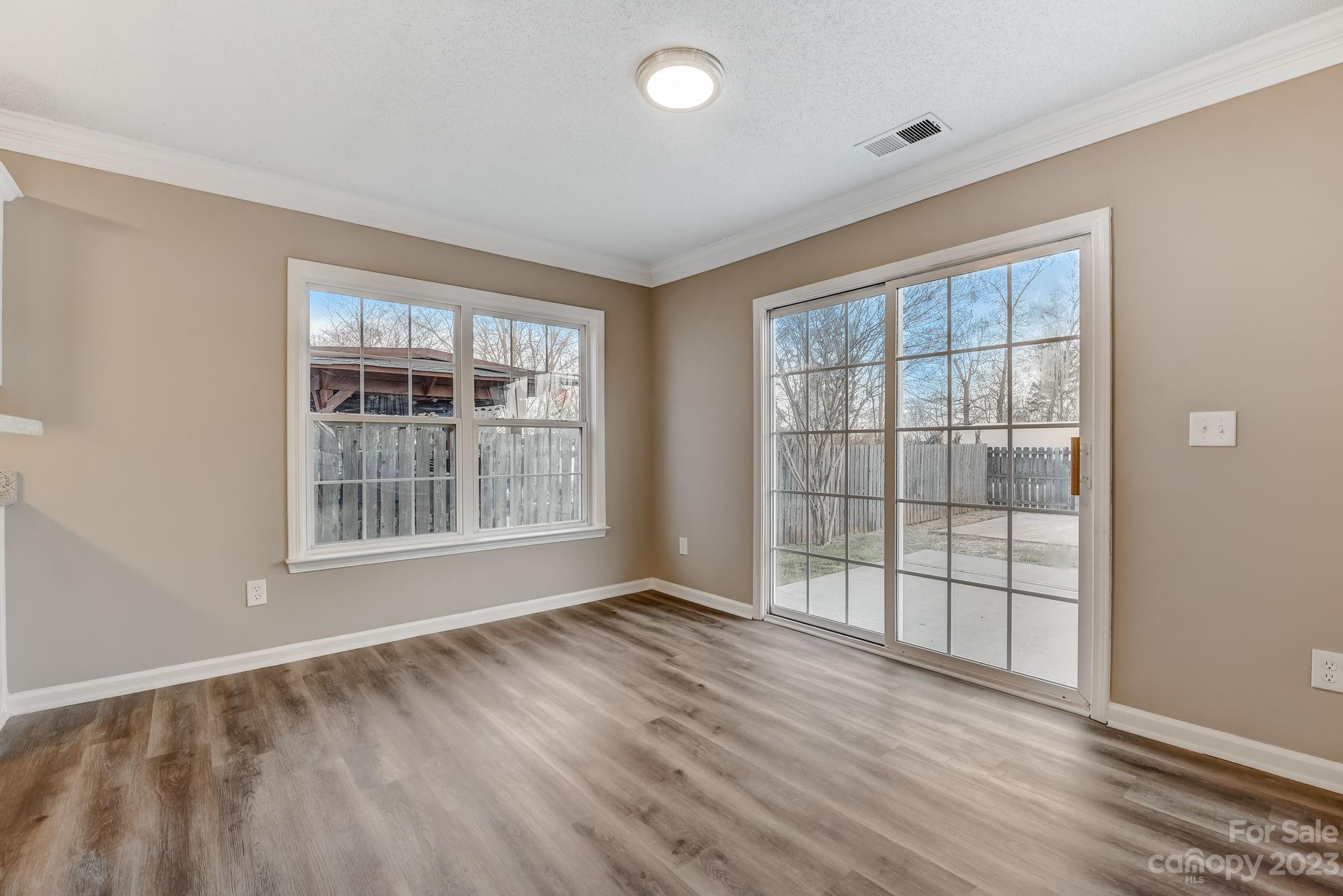 Hamilton Lakes - Residential