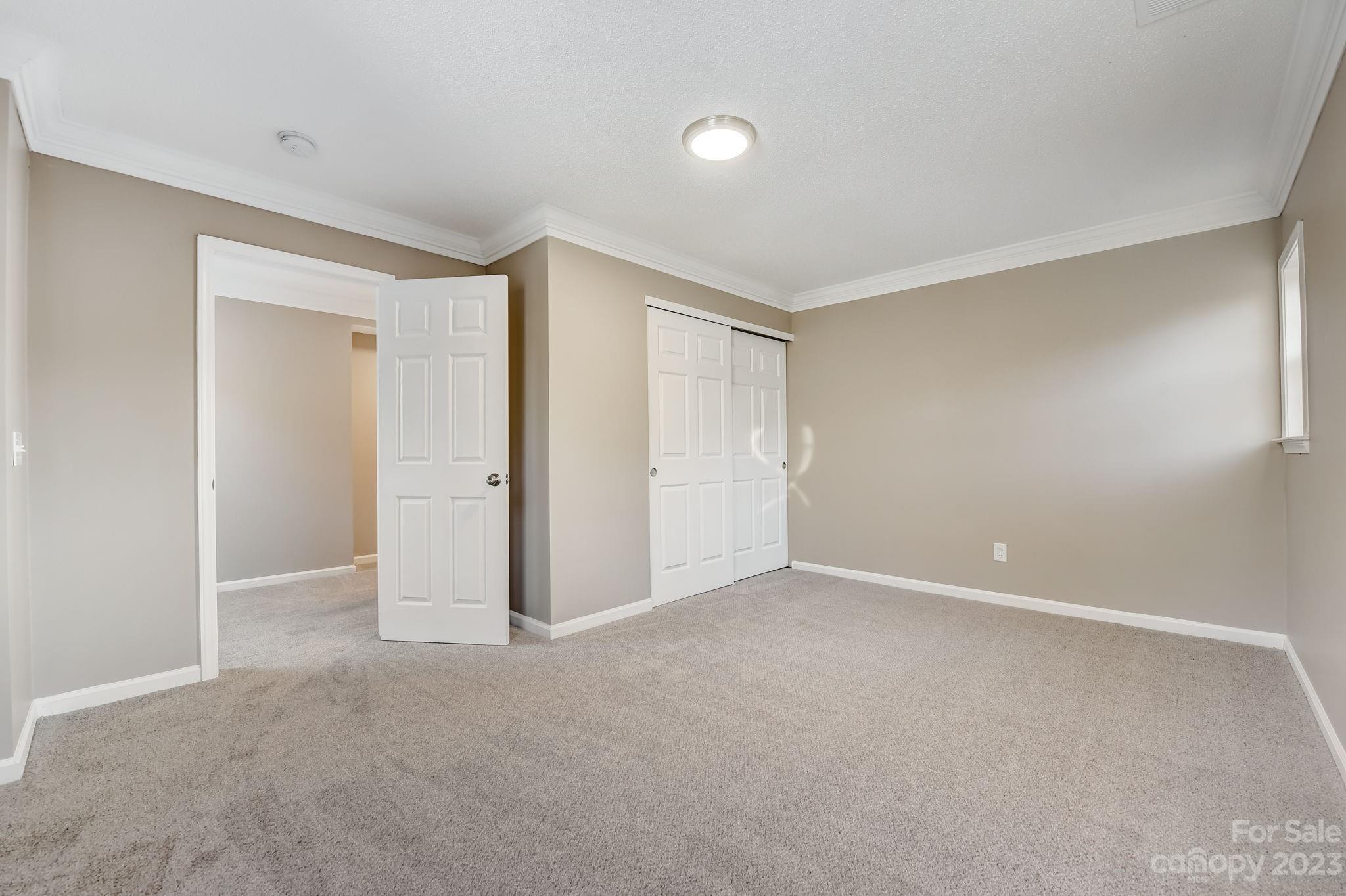 Hamilton Lakes - Residential