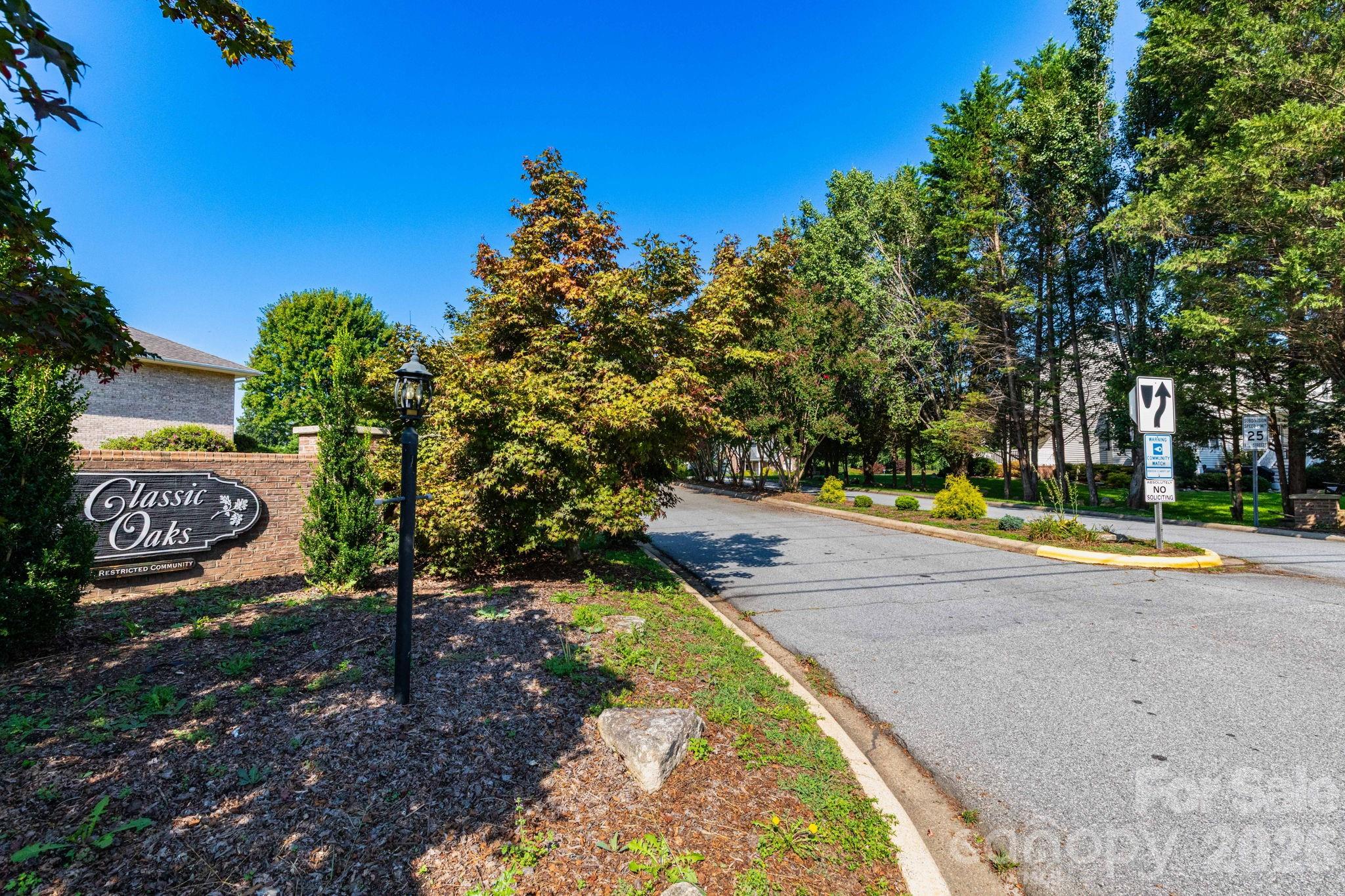 246 Classic Oaks Circle 10