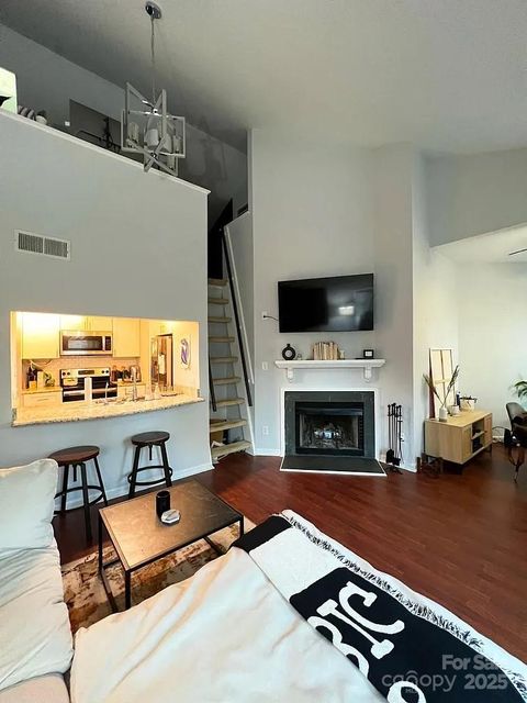300 S Cedar Street 2 Charlotte NC 28202