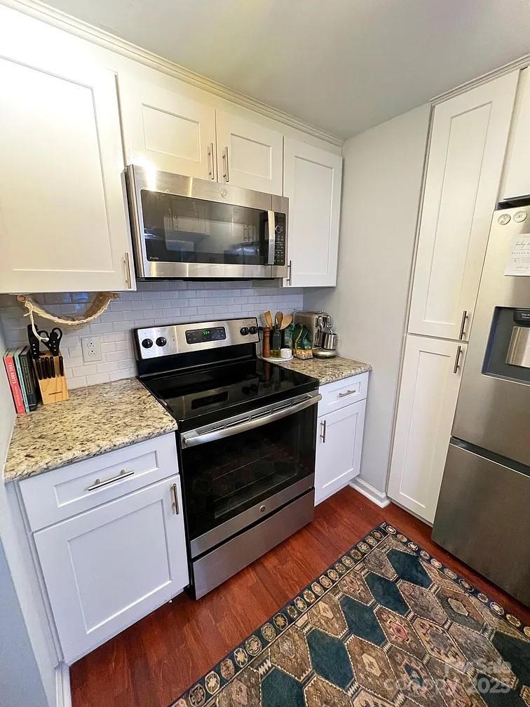 300 S Cedar Street 2