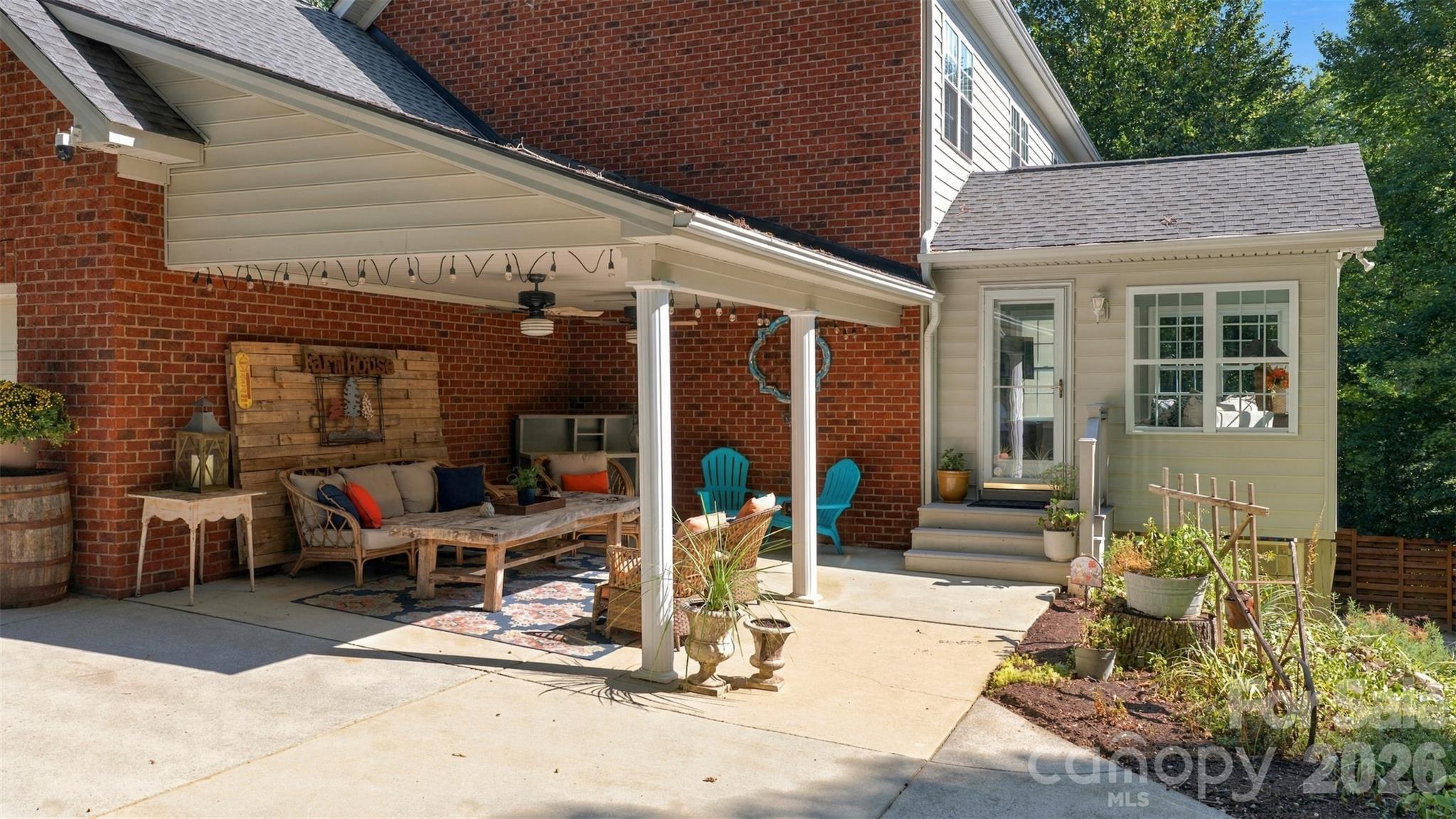 232 Pebble Stone Lane
