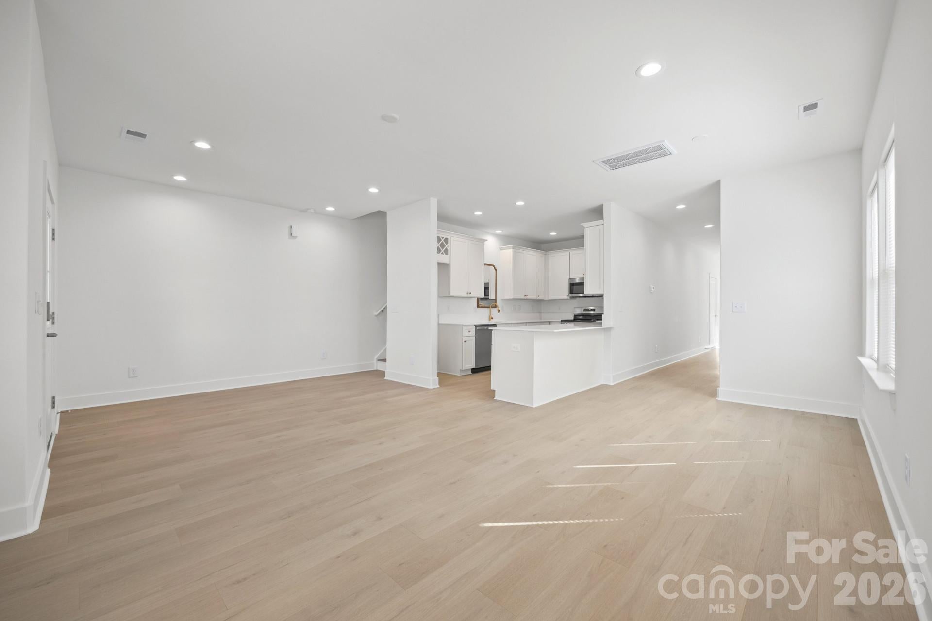 634 N Modena Street