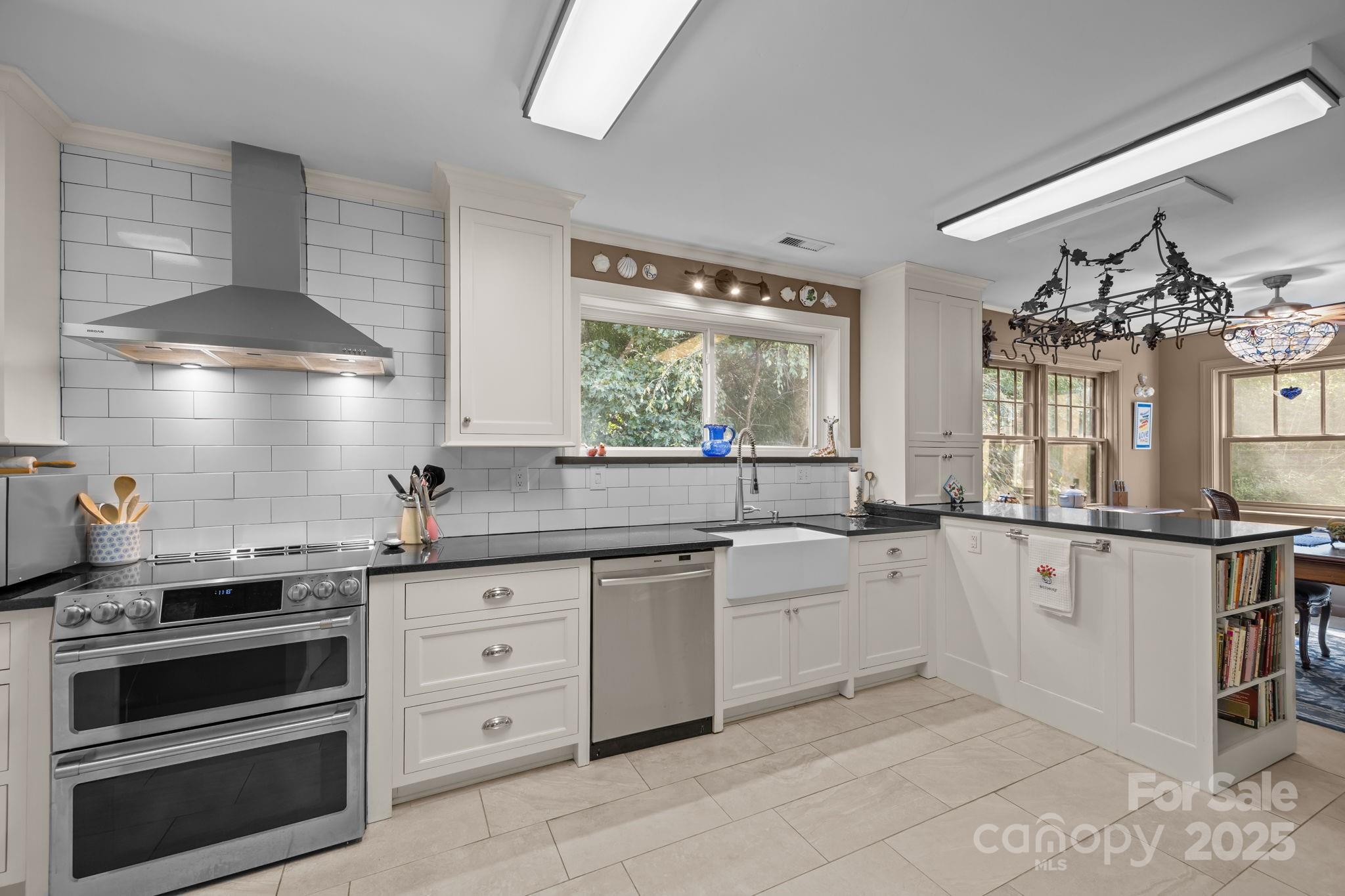 185 Macon Avenue B10