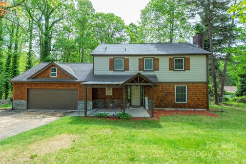 4 Beechwood Lakes Drive Hendersonville NC 28792