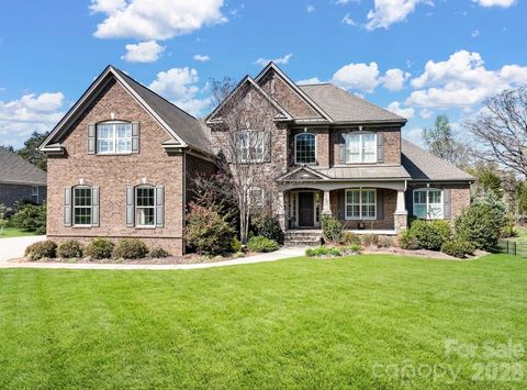 1015 Golden Bell Drive Union NC 28173