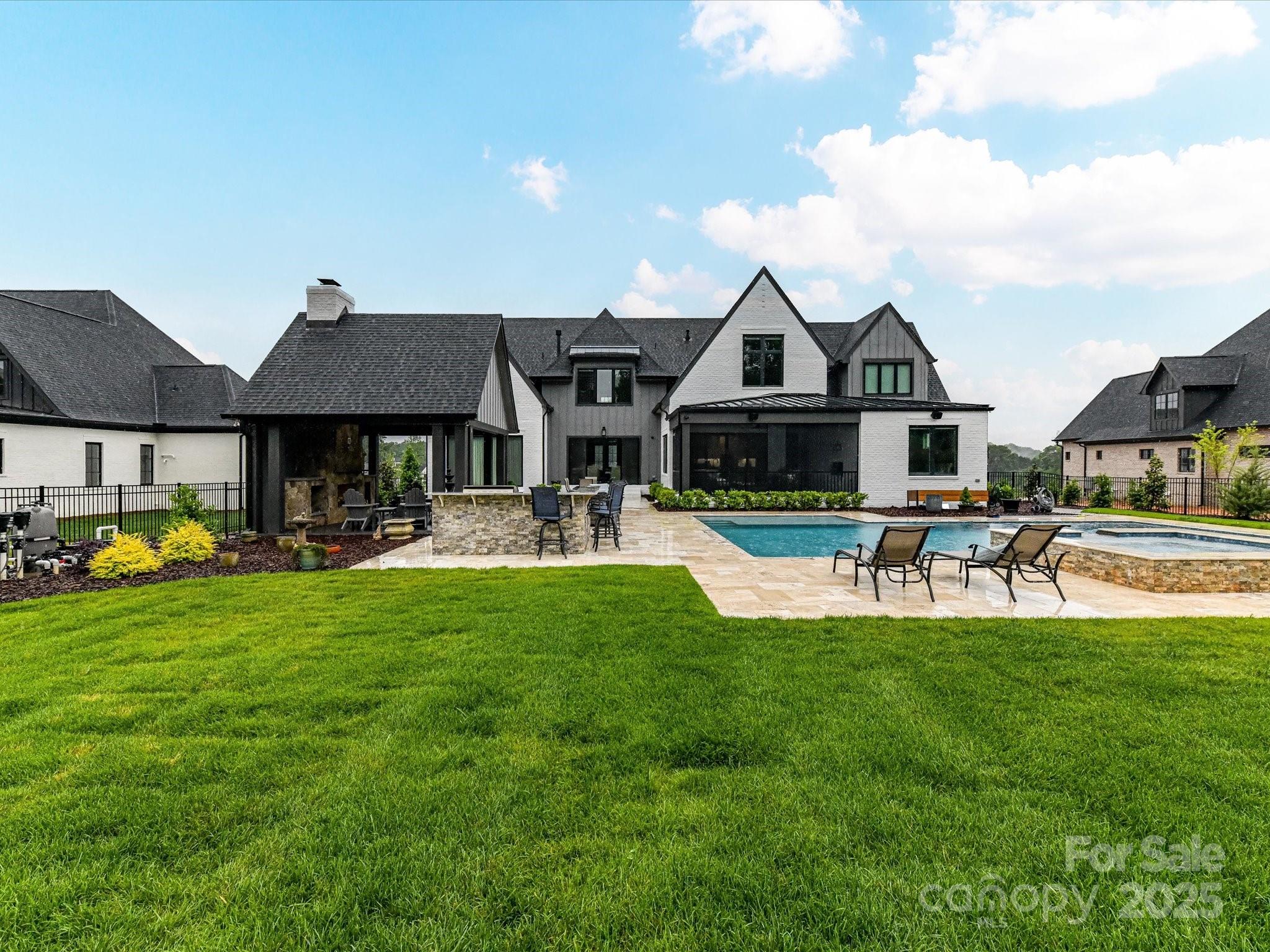 Twin Lakes - Residential