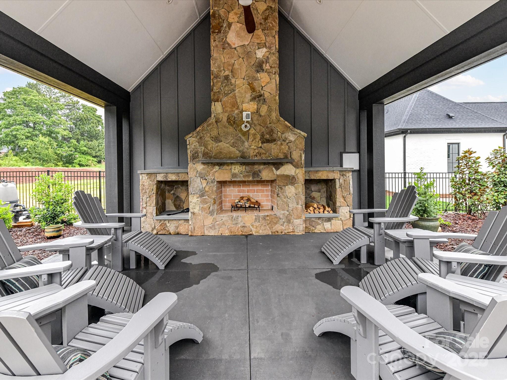 Twin Lakes - Residential