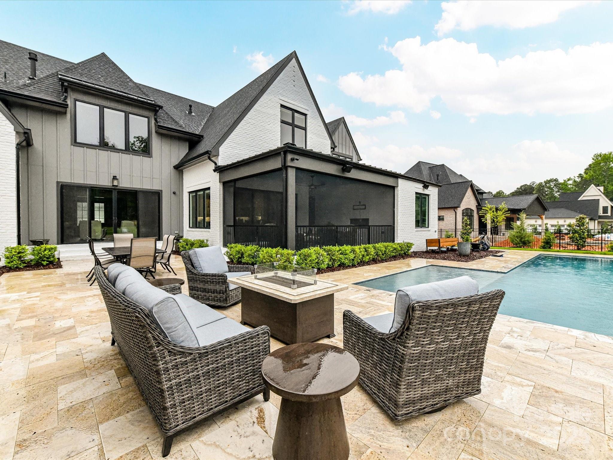 Twin Lakes - Residential