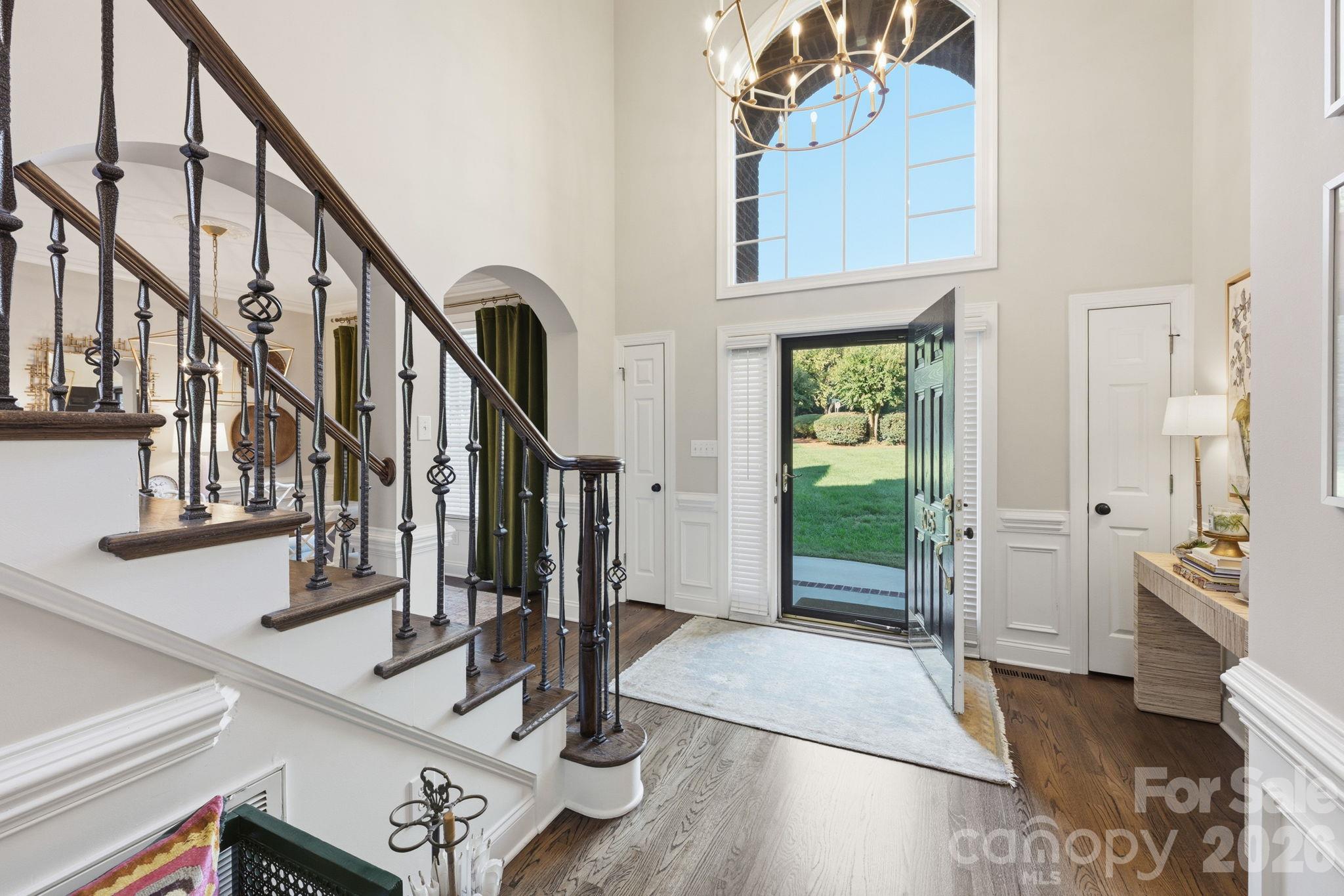 105 Kings Crest Drive