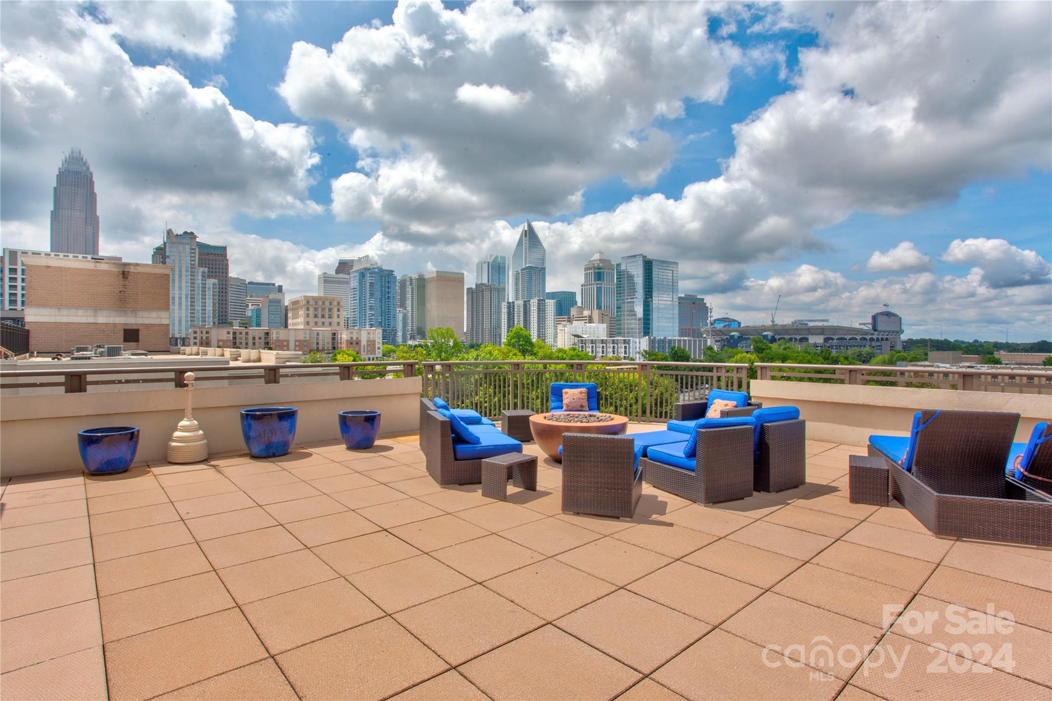 718 W Trade Street 308