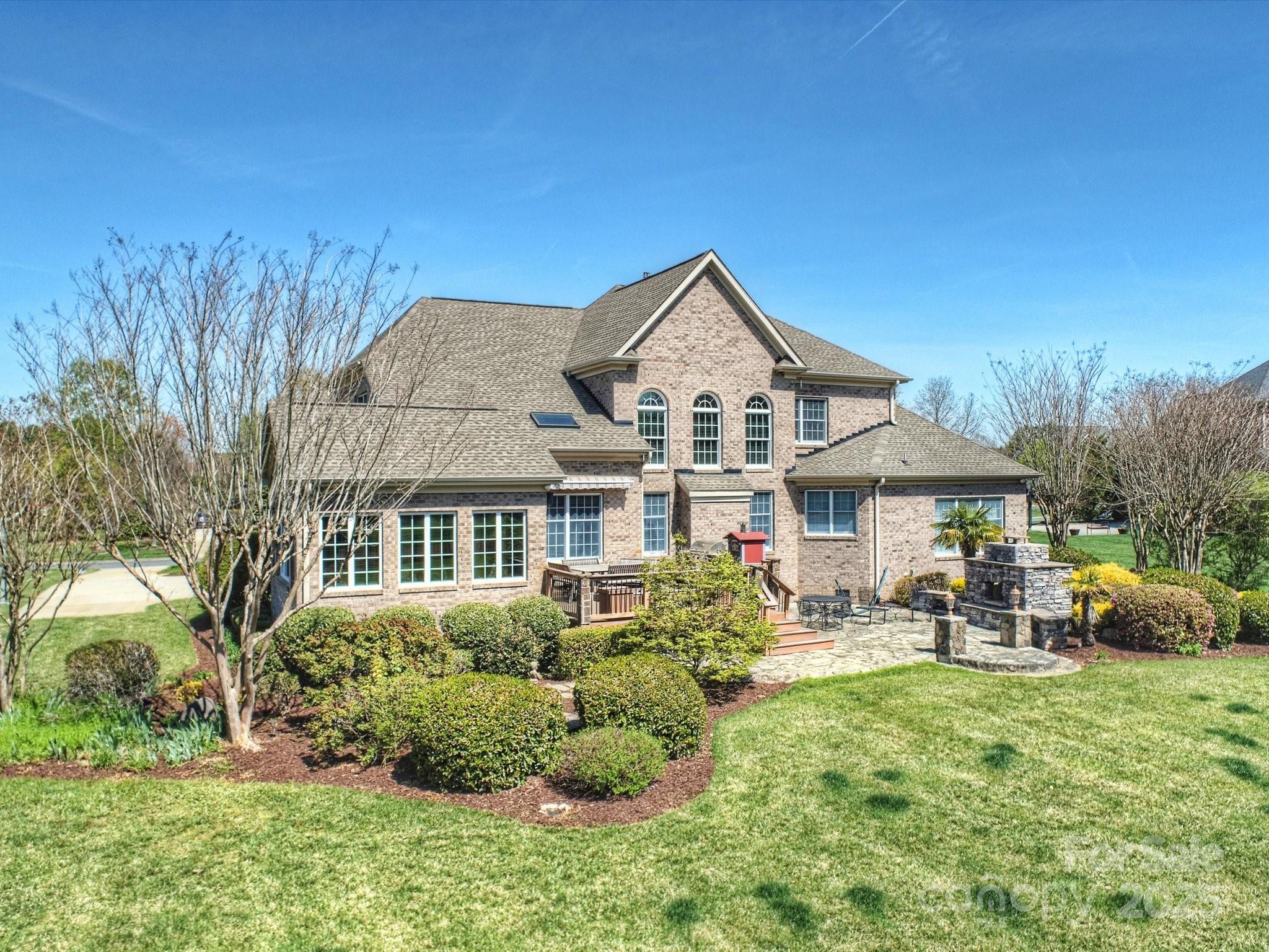 516 White Tail Terrace