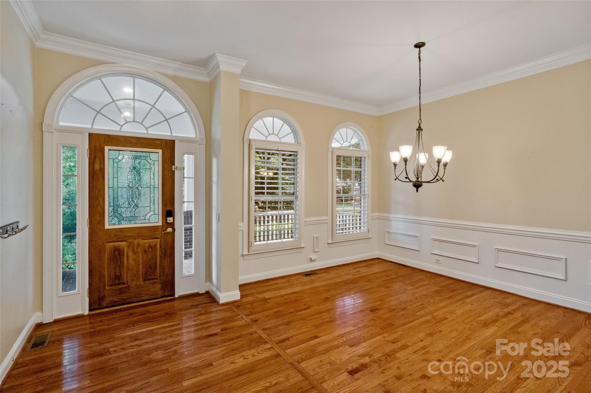 9429 Briarwick Lane