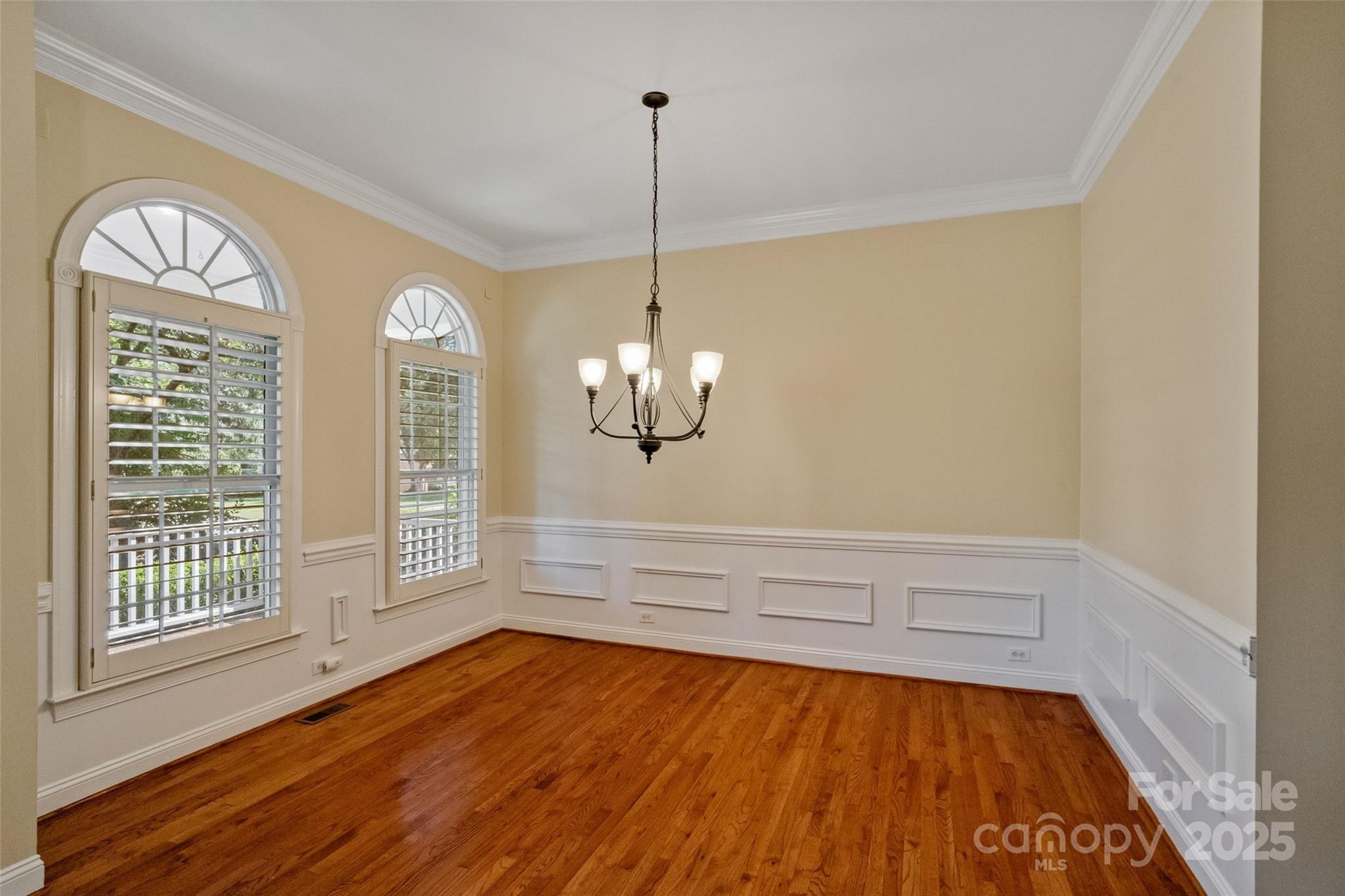 9429 Briarwick Lane