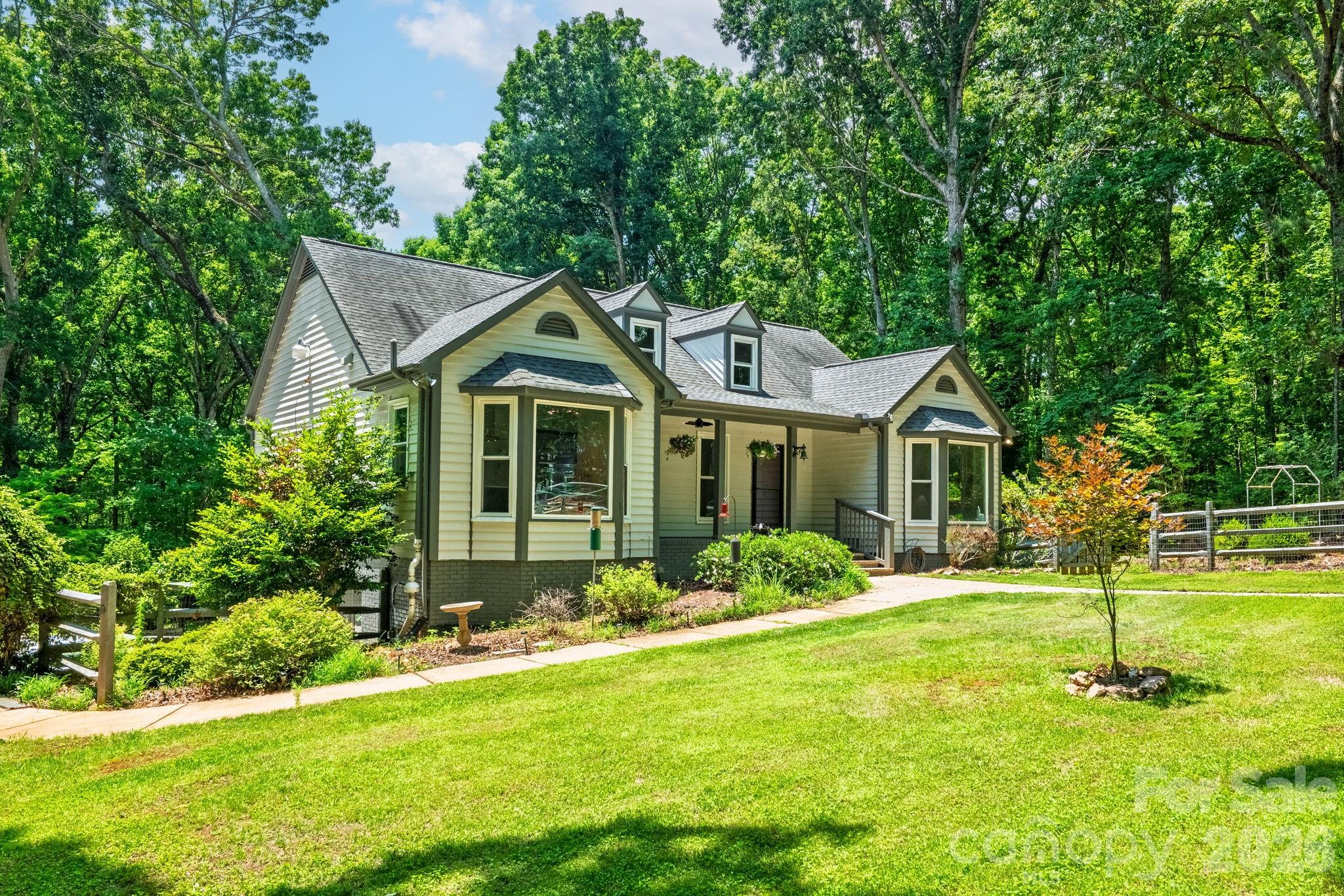 9131 N Pine Hill Lane