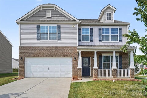 Photo of 10631 Bradstreet Commons Way, Charlotte, NC 28215 (MLS # 4426971)