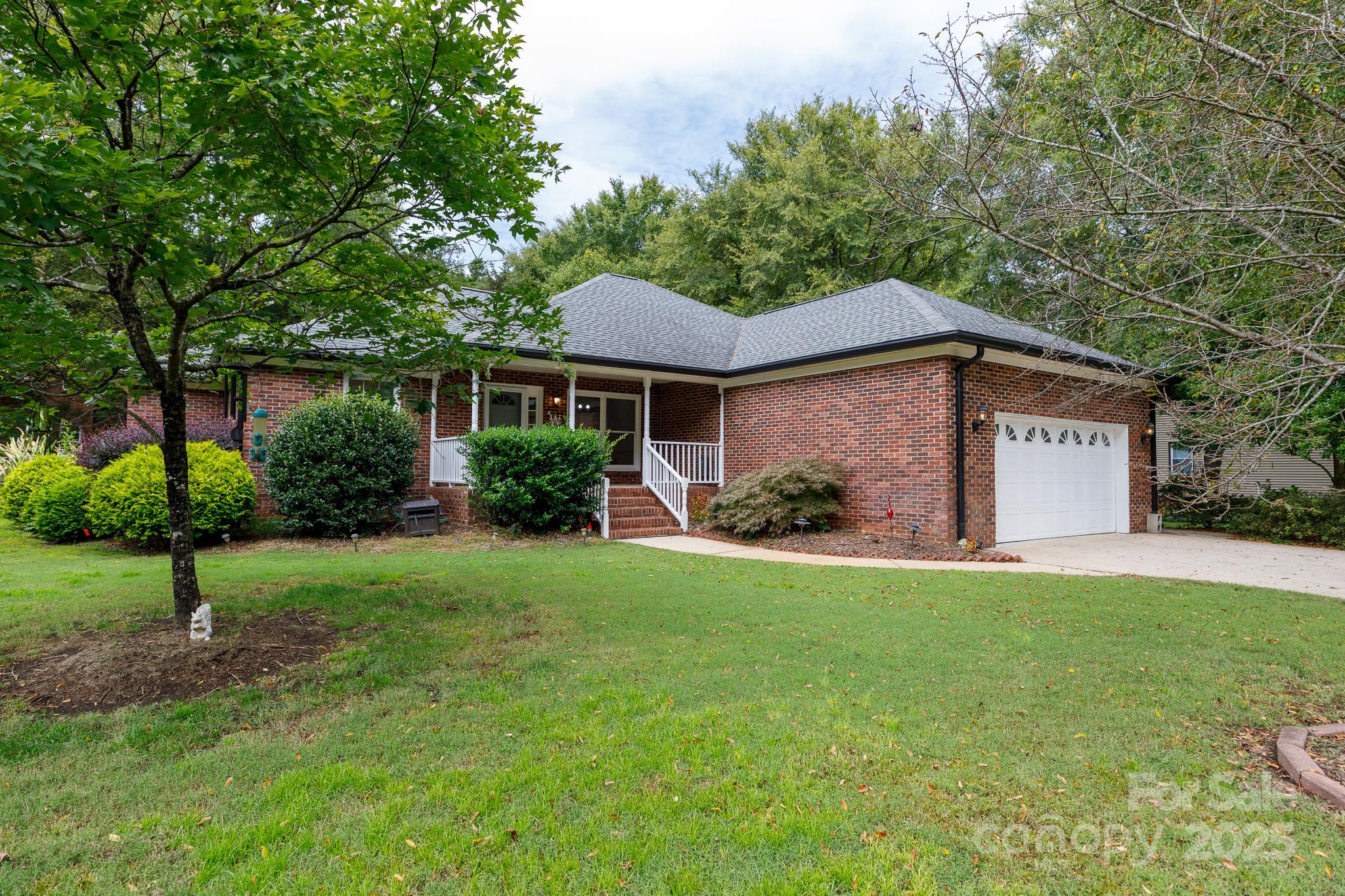 8282 Scarlet Oak Court