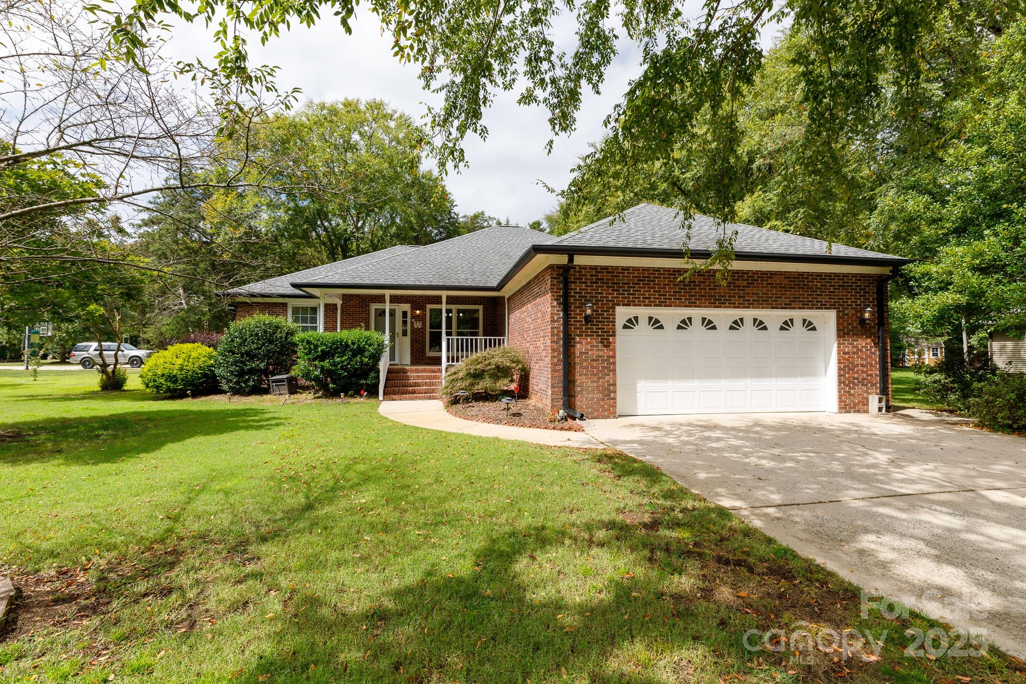 8282 Scarlet Oak Court
