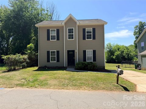 Photo of 3335 Avalon Avenue, Charlotte, NC 28208 (MLS # 4373302)
