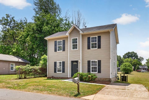 Photo of 3335 Avalon Avenue, Charlotte, NC 28208 (MLS # 4373302)