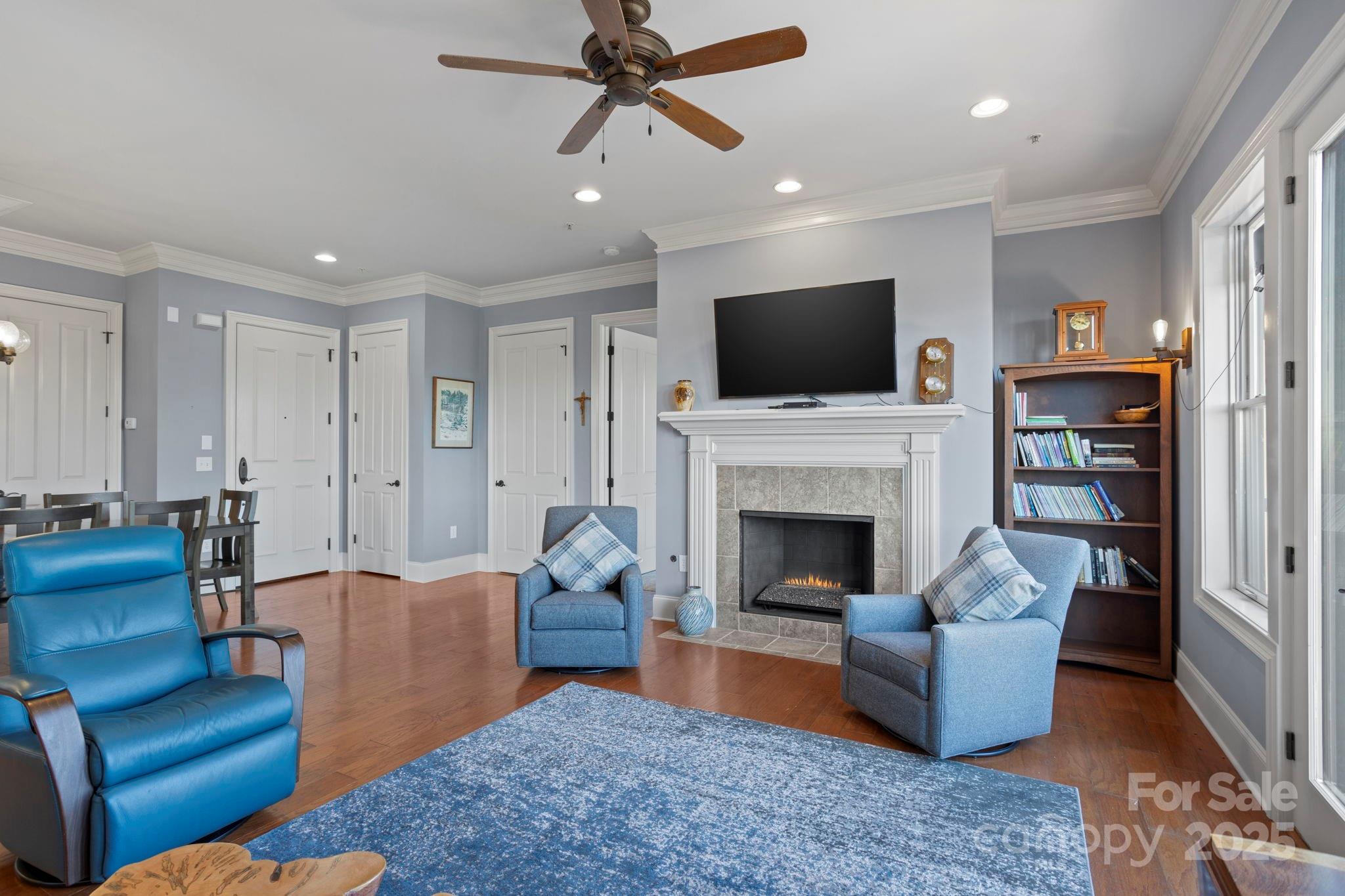 Plaza In The Mountains - Residential