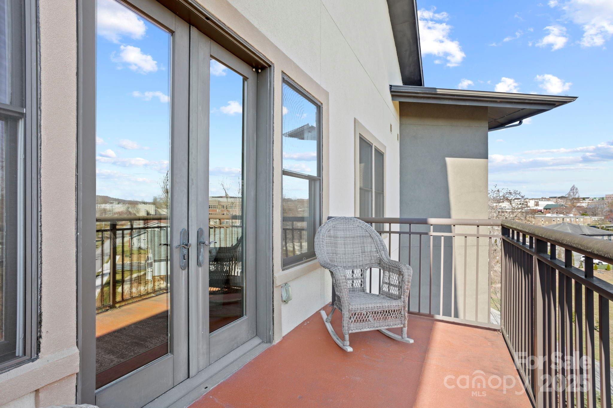 Plaza In The Mountains - Residential