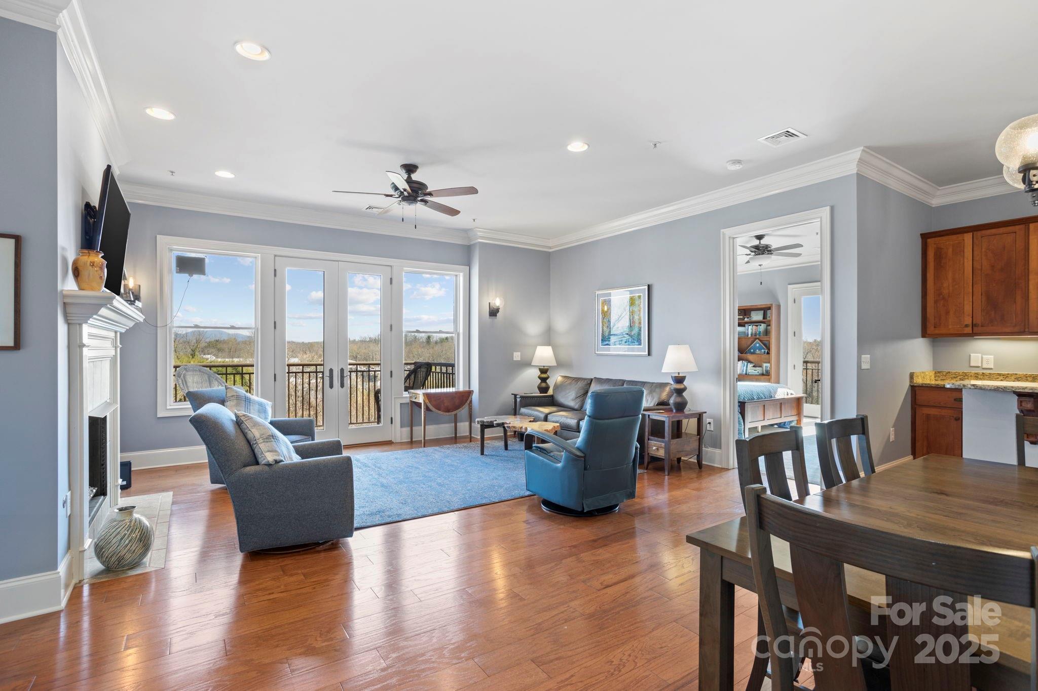 Plaza In The Mountains - Residential