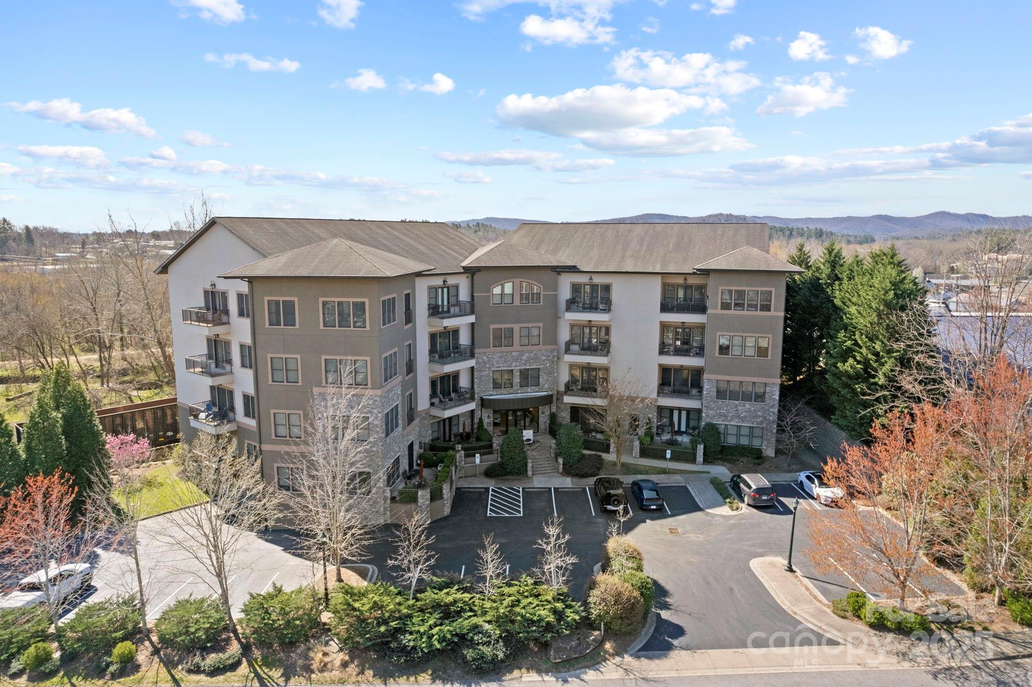 Plaza In The Mountains - Residential