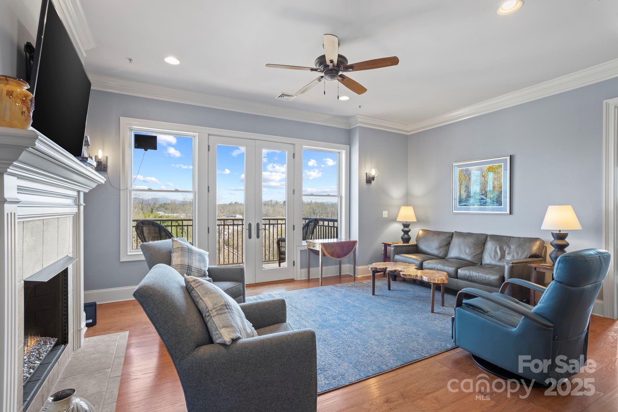 Plaza In The Mountains - Residential