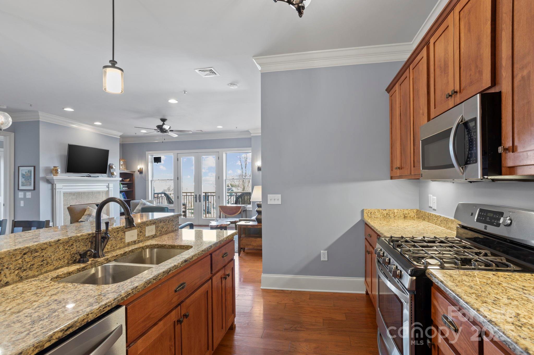 Plaza In The Mountains - Residential